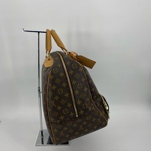 LOUIS VUITTON Monogram Evasion Sports Bag 1265518